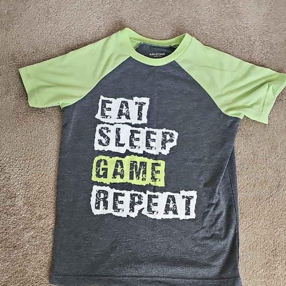 Arizona Jean Company Kids Tee with Graphic Print in Gray and Lime - Picture 1 of 6